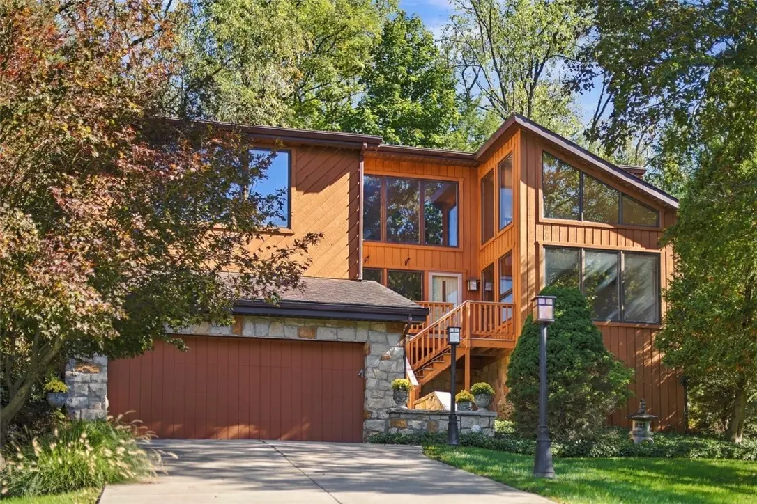 4282 Forest Glen Dr