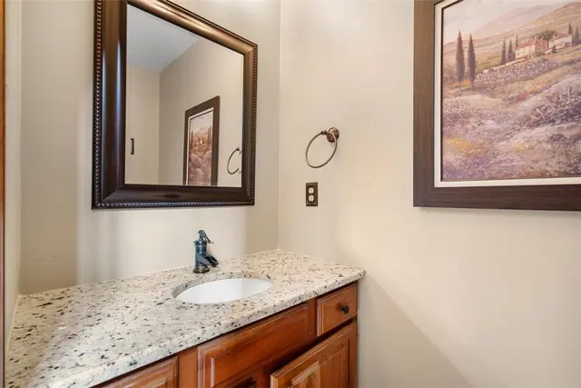 429 Fox Meadow Dr gallery image 4