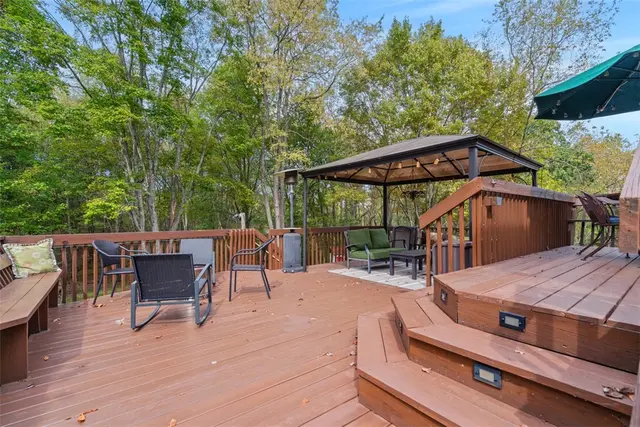 429 Fox Meadow Dr gallery image 9