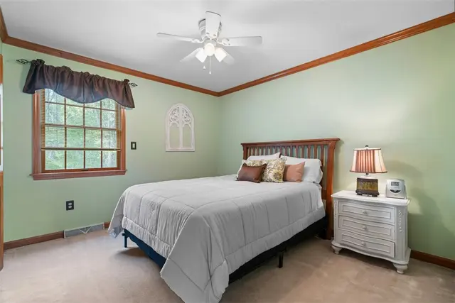 429 Fox Meadow Dr gallery image 11