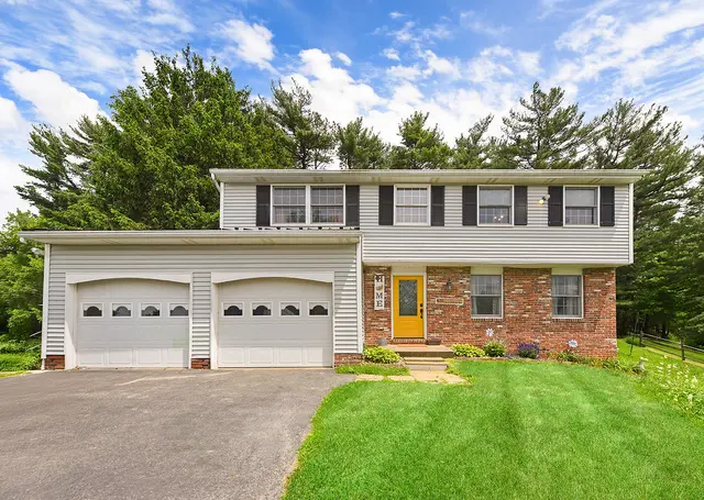 431 Deerfield Dr gallery image 2