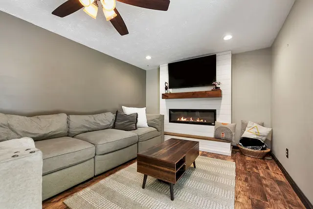 431 Deerfield Dr gallery image 13