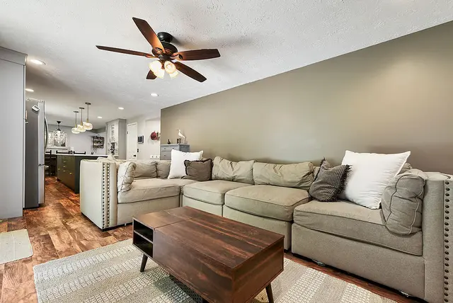 431 Deerfield Dr gallery image 27