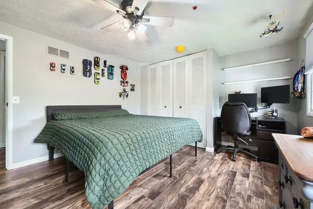 431 Deerfield Dr gallery image 35
