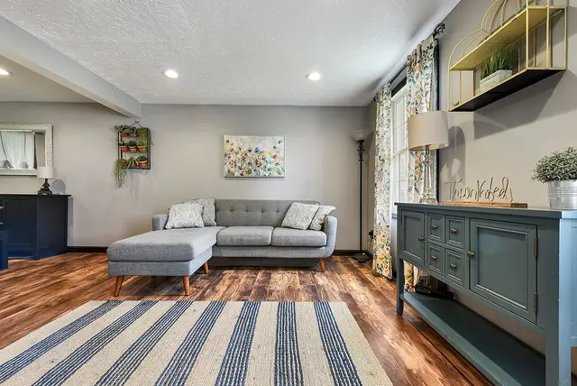 431 Deerfield Dr gallery image 36