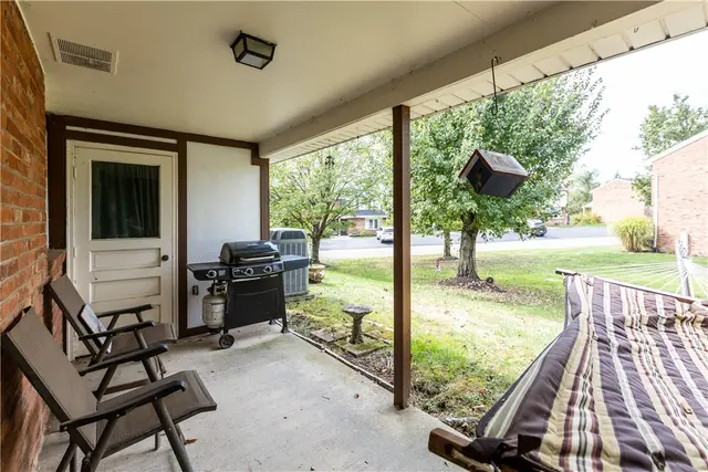 4313 Hemlock Circle gallery image 3