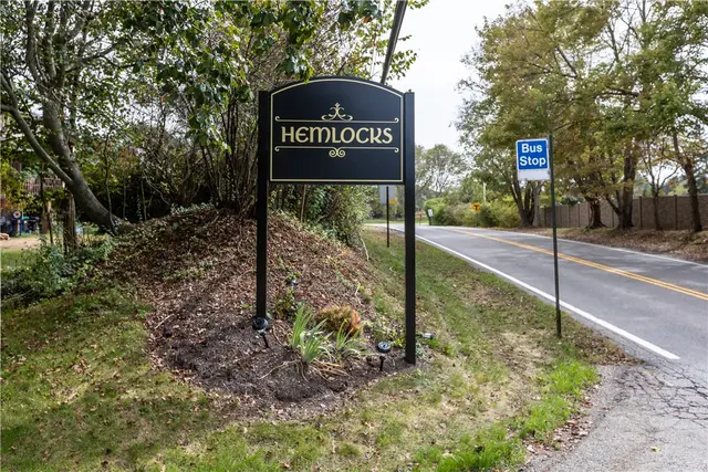 4313 Hemlock Circle gallery image 24