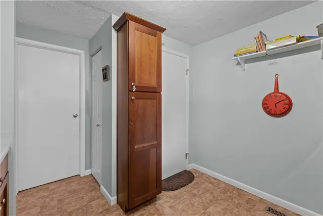 4313 Hemlock Circle gallery image 26
