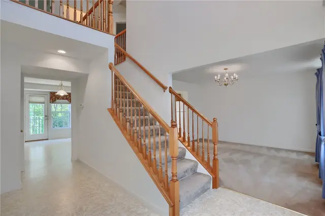 4314 Grandview Drive gallery image 2