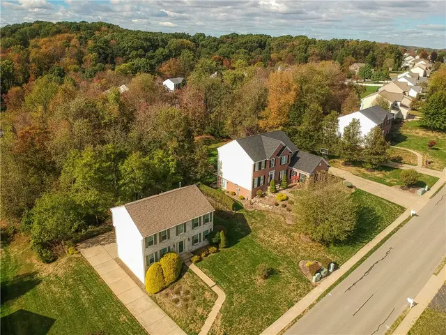 4314 Grandview Drive gallery image 4