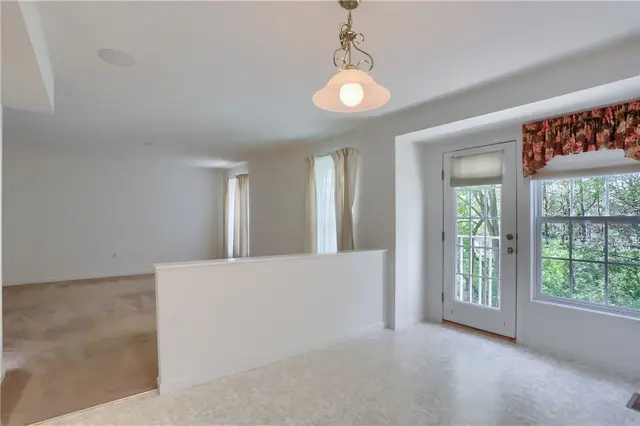 4314 Grandview Drive gallery image 6