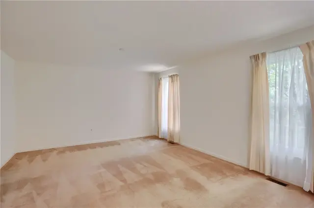 4314 Grandview Drive gallery image 11