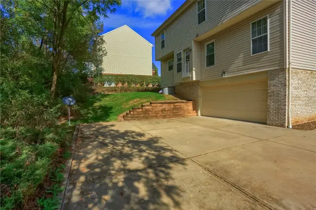 4314 Grandview Drive gallery image 12