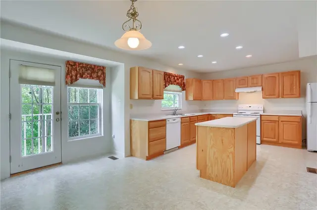 4314 Grandview Drive gallery image 19