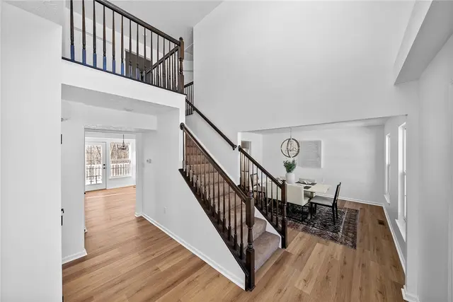 4314 Grandview gallery image 3