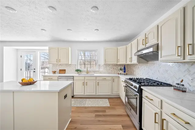4314 Grandview gallery image 15
