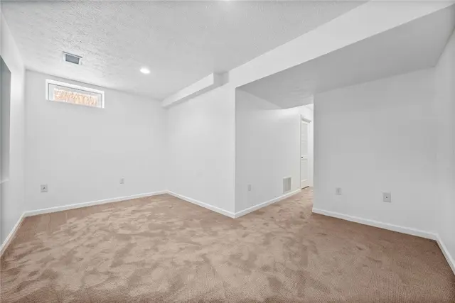 4314 Grandview gallery image 27