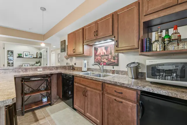 4324 Muirfield DRIVE gallery image 12