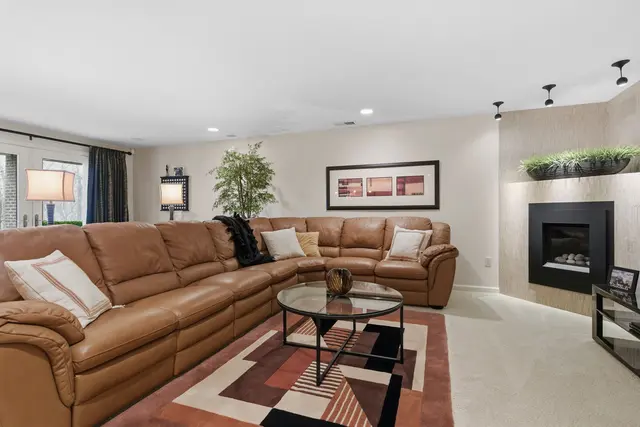 4324 Muirfield DRIVE gallery image 28