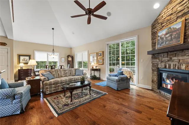 4326 Muirfield Drive gallery image 4