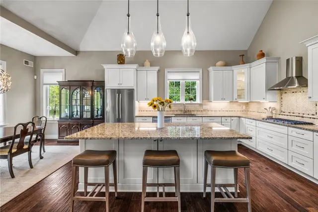 4327 Muirfield Drive gallery image 30
