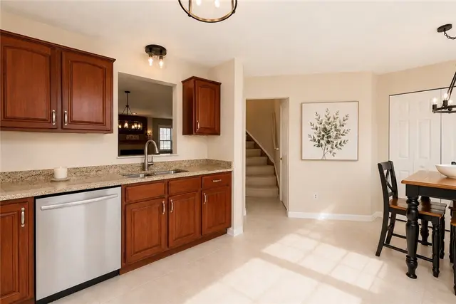 433 Georgetown Court gallery image 12