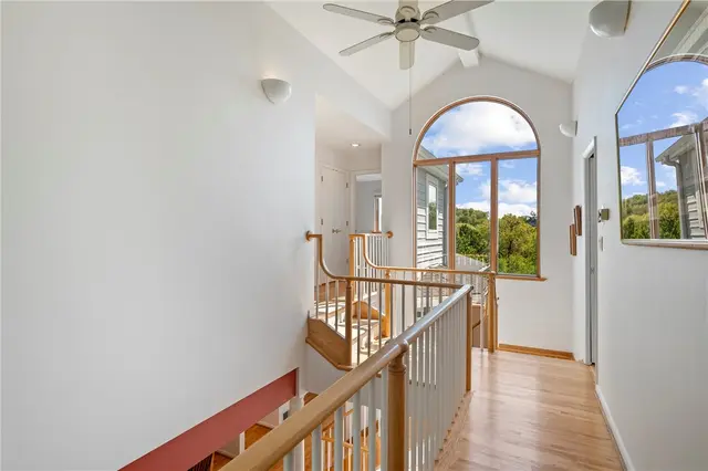 433 Heights Drive gallery image 3