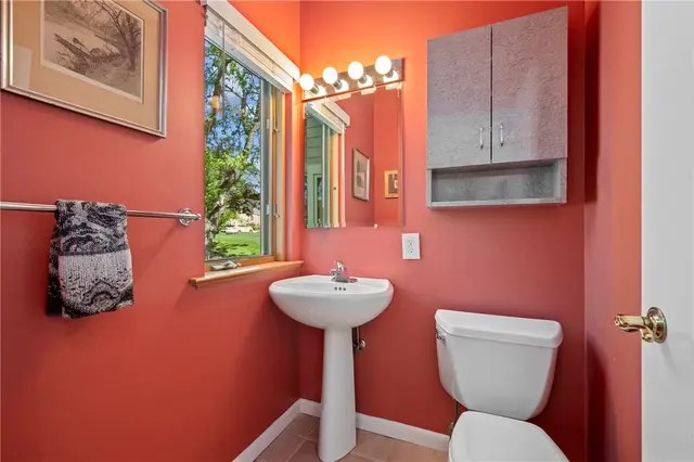 433 Heights Drive gallery image 4