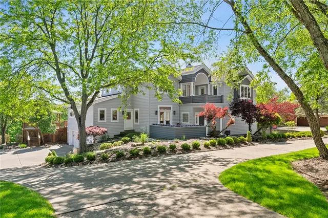 433 Heights Drive gallery image 6