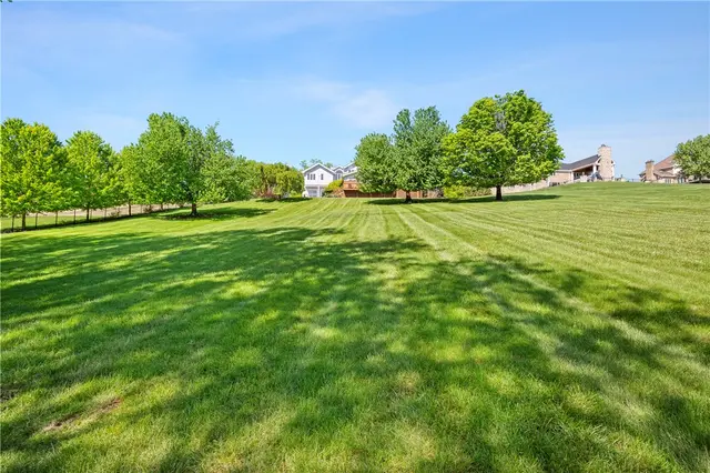 433 Heights Drive gallery image 8