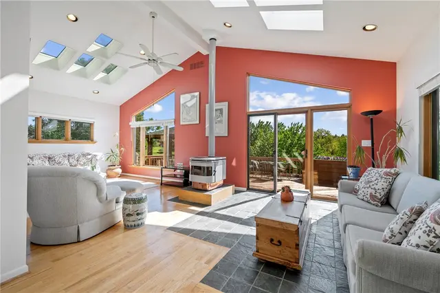 433 Heights Drive gallery image 13