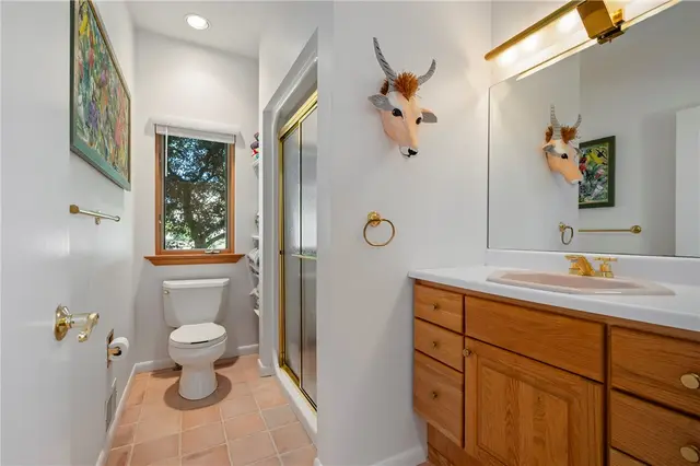 433 Heights Drive gallery image 15
