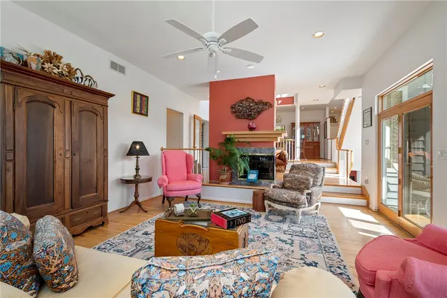 433 Heights Drive gallery image 19