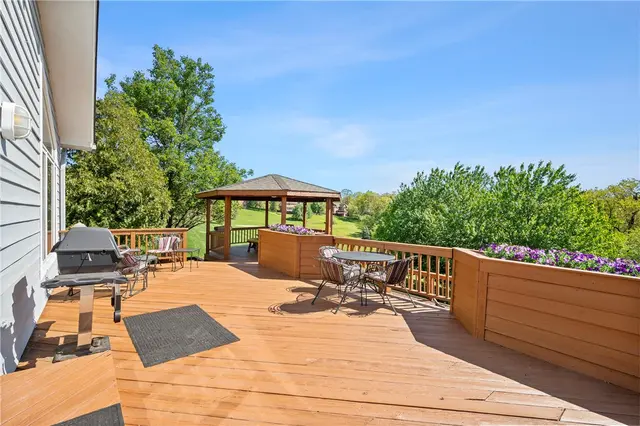 433 Heights Drive gallery image 20