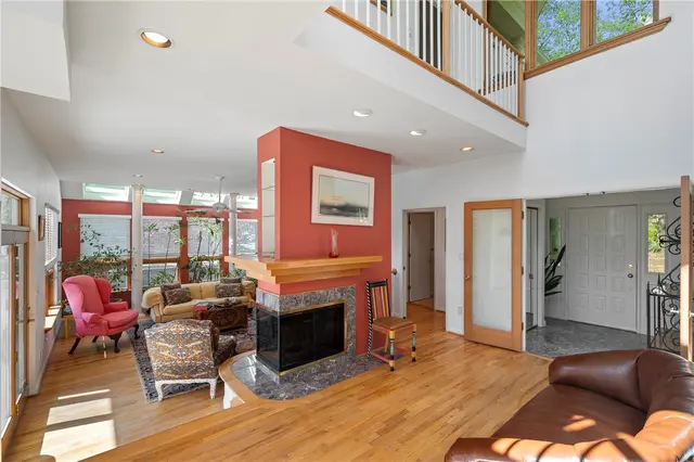 433 Heights Drive gallery image 21