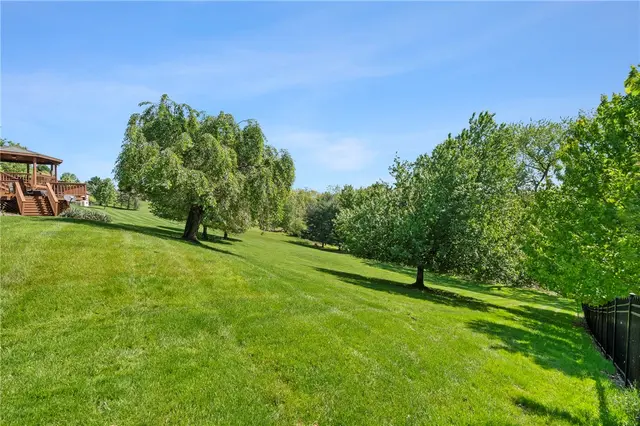 433 Heights Drive gallery image 24