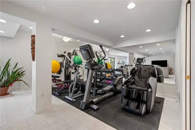 433 Heights Drive gallery image 26