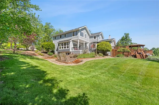 433 Heights Drive gallery image 27