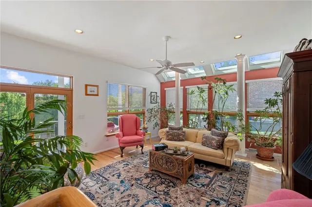 433 Heights Drive gallery image 29