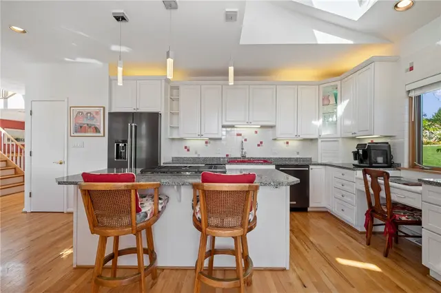 433 Heights Drive gallery image 37