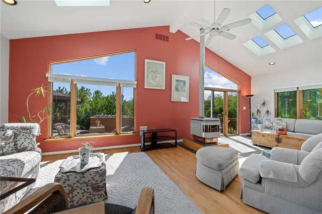 433 Heights Drive gallery image 40