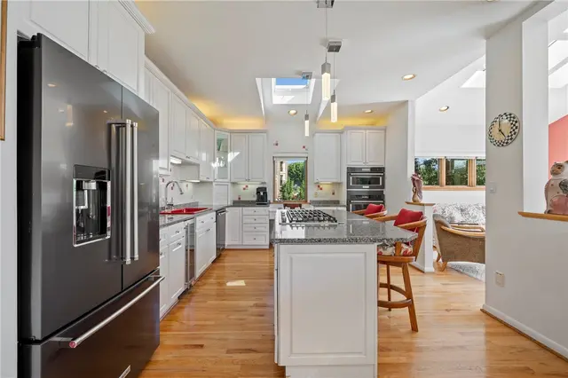 433 Heights Drive gallery image 49