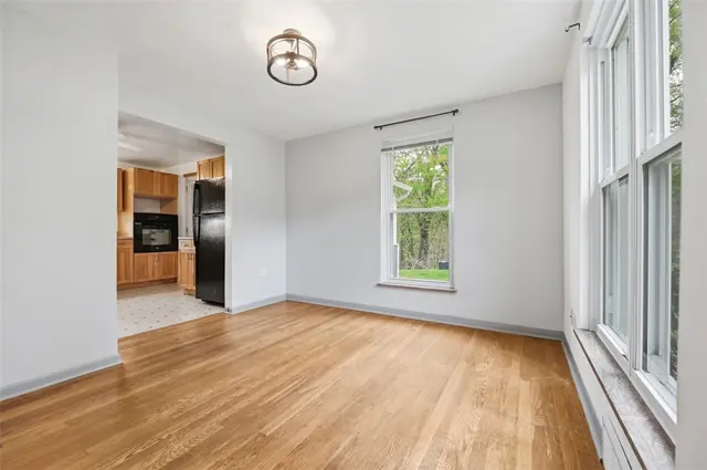 4330 Orchardview Dr gallery image 6