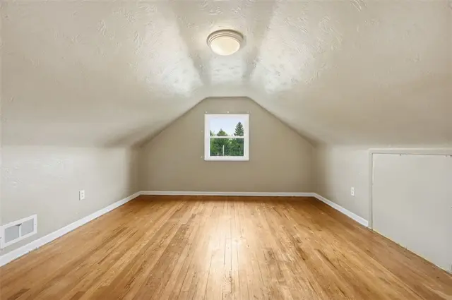 4330 Orchardview Dr gallery image 14