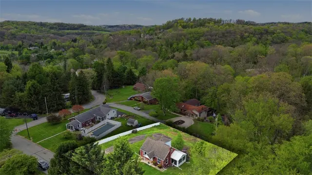 4330 Orchardview Dr gallery image 15