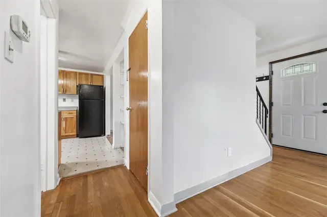 4330 Orchardview Dr gallery image 16