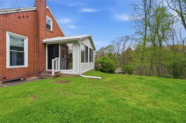 4330 Orchardview Dr gallery image 17