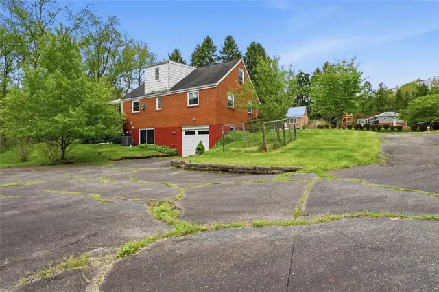 4330 Orchardview Dr gallery image 20