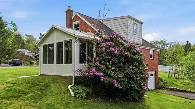 4330 Orchardview Dr gallery image 21
