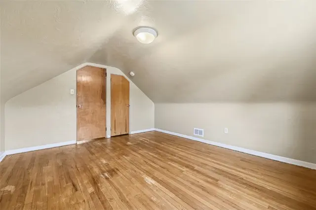 4330 Orchardview Dr gallery image 22